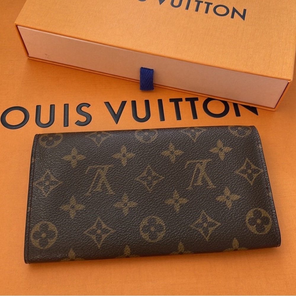 Traded LOUIS VUITTON SARAH MONOGRAM WALLET AUTH & CHAIN LAST CHANCE - Picture 3 of 15